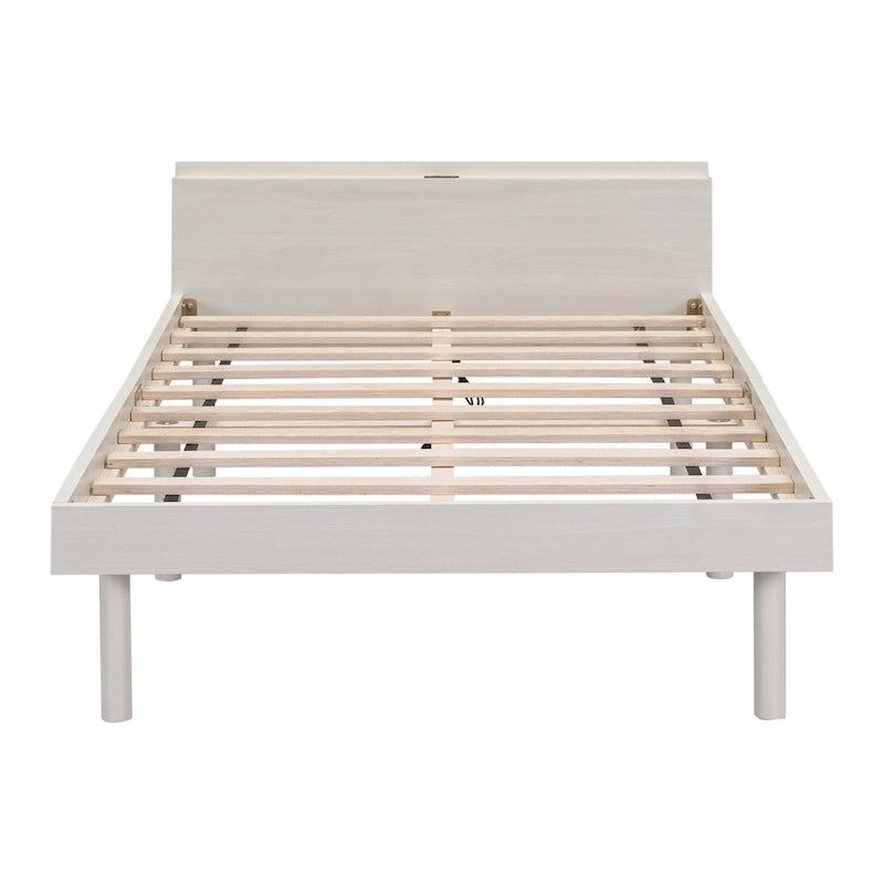 Plattformbett in Twin-Size mit gewaschener Oberfläche und integriertem USB-Anschluss