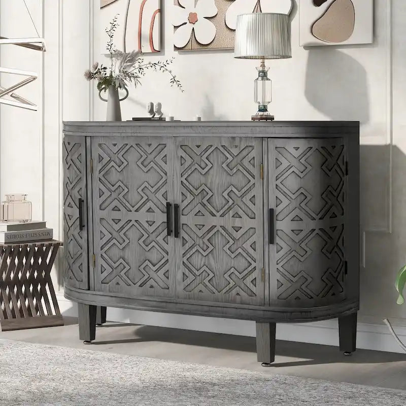 Dressoir houten kast met deuren voorzien van antiek patroon